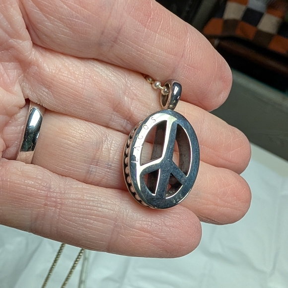 LAGOS Silver Peace Pendant Necklace - Picture 2 of 8